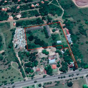 Terreno En El Lugar Más Exclusivo De La Guardia, Colindante Al Cond. Laguna Azul