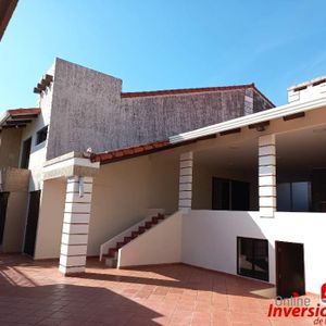 Casa En Venta De 2 Plantas Excelente Ubicación