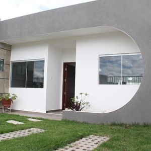 Chalet En Zona Doble Via A La Guardia. Moderno