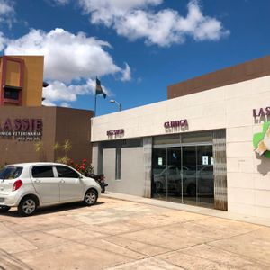 Casa En Venta Con Espacio Comercial Segundo Anillo