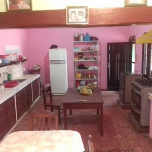 *oferta !!!* *hermosa Casa En Venta*   *av Virgen De Cotoca Entre 7mo Y 8vo Anillo !!!*  *a Dos  Cuadra De La Avenida*  Detalle   *900mt2*  Habitaciones : *9*  Baños : *6*  Direccion :  *carretera A Cotoca Entre 7mo Y 8vo Anillo Y Av. Montecristo A Dos Cu