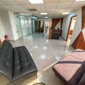 Oficina Amoblada, Equipetrol (facturado)