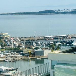 Excelente Apto En Alquiler Con Vista Al Puerto