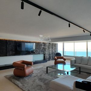 Amplio Apartamento En Primera Línea De Playa Brava. Punta Del Este. Alquiler De Verano