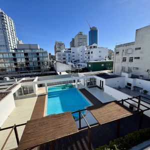 Apartamento En Venta En Peninsula Con Parrillero Propio
