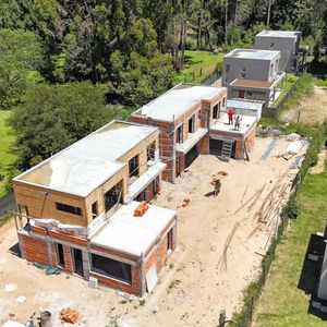 Modernas Casas A Estrenar En Parque Burnett