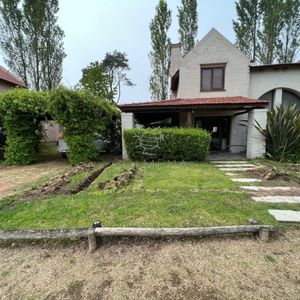 Casa En Barrio Privado Con Piscina Y Cancha De Tenis.zona Pinares