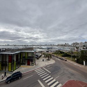 Espectacular Departamento En Edificio De Renombre A Mts Del Puerto