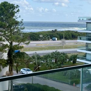 Apartamento En Venta De 2 Dormitorios En Manglar Brava, Playa Brava, Punta Del Este