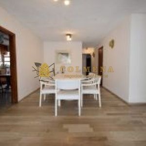 Apto En Peninsula, Muy Amplio En La Mejor Ubicación De Punta Del Este , 3 Dormitorios, 3 Baños, Dep. De Servicio Con Baño, Y Garaje.