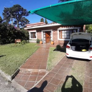 Hermosa Casa En Excelente Zona