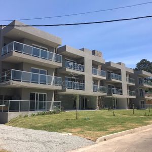 Apartamento A Estrenar En La Mansa, 2 Dormitorios Con Parrillero Propio