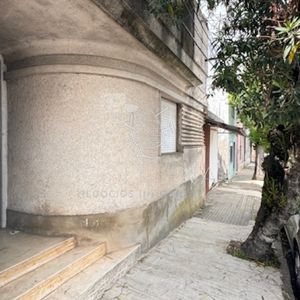 Casa En El Centro De  San Carlos A 2 Cuadras De La 18 De Julio
