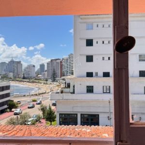 Casa A Pasos De La Rambla Mansa - Apta Para Hostel Y Gastronomía.