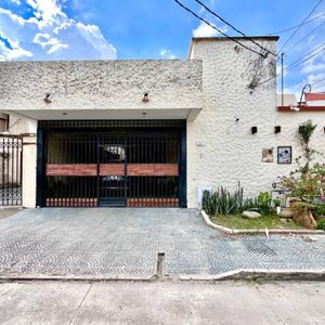Casa En Venta Con 3 Dormitorios - Av San Aurelio
