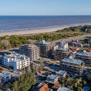 Venta Apartamento En Barra De Carrasco, 3 Dormitorios Costanera Village