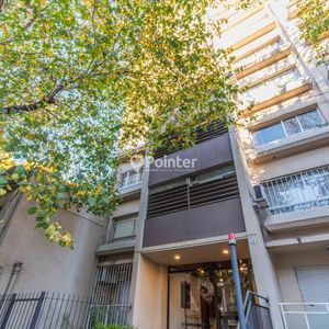 Venta Apartamento 2 Dormitorios En Cordón Sur | Piso Alto, Vista Despejada Y Gran Potencial