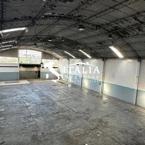 Sobre Av. Italia 650 M2 Terreno Con Galpón Y Oficinas Malvin Con Renta