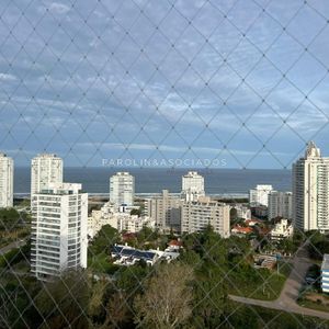 Apartamento En Venta De 2 Dormitorios En Ocean Drive II, Punta Del Este.