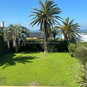 Chalet En Península En Venta, De 4 Dormitorios.