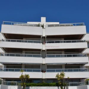 Apartamento De 3 Dormitorios En Puerto De Punta Del Este.
