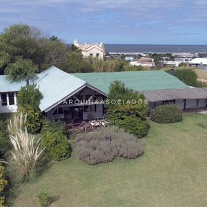 Casa En Venta De 3 Dormitorios Ubicada En Club Del Mar