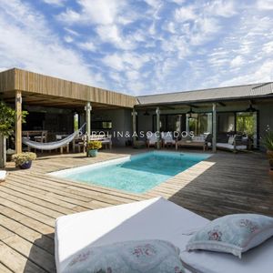 Casa En Venta De 3 Dormitorios + Dependencia En Club Del Mar, José Ignacio