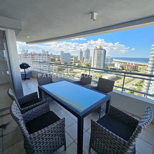 Apartamento De 2 Dormitorios Y Medio En Forest Ll, Chiverta Punta Del Este.