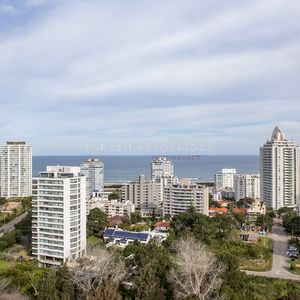 Se Vende Apartamento En Ocean Drive II De 3 Dormitorios, Punta Del Este.