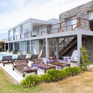 Casa En Venta De 4 Dormitorios En Club De Mar, José Ignacio