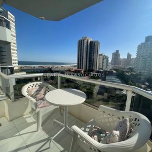 Departamento En Venta De 1 Dormitorio Y Medio Torre Marina II, Punta Del Este