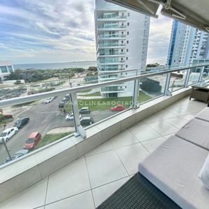 Apartamento En Venta De 3 Dormitorios En Season Tower, Punta Del Este