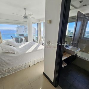 Apartamento En Venta De 3 Dormitorios En Gala Tower, Punta Del Este.