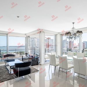 Apartamento En Venta De 3 Dormitorios Y Dependencia En Sunrise Tower, Punta Del Este