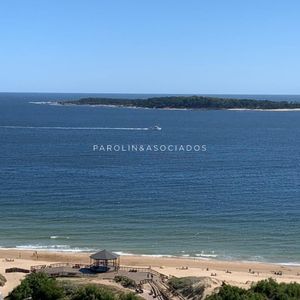 Apartamento En Le Jardin , Central De 3 Dormitorios En Venta, Playa Mansa