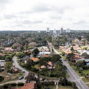 Apartamento En Mansa - Punta Del Este En Venta De 3 Dormitorios.
