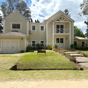 Excelente Casa De 5 Suites En Laguna Blanca
