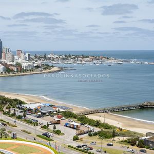 Vende Apartamento De 2 Dormitorios En Suite En Punta Del Este