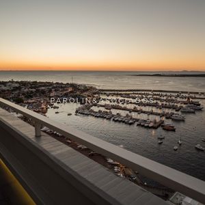 Penthouse En Edificio Monarca Con Vista Al Puerto