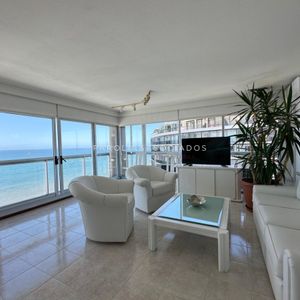 Departamento En Venta De 3 Dormitorios En Torre Plaza, Punta Del Este