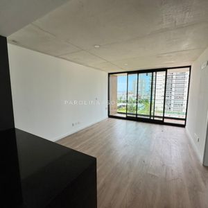 Departamento En Venta De 2 Dormitorios En Torres Del Este, Punta Del Este