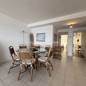 Departamento En Venta De 2 Dormitorios En Playa Brava, Punta Del Este