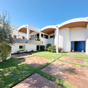 Excelente Casa En Venta De 4 Dormitorios Ubicada En Peninsula, Punta Del Este.