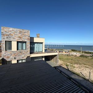 Casa En Punta Colorada - Piriápolis