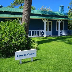 Casa En Venta De 4 Dormitorios En  La Barra, Punta Del Este