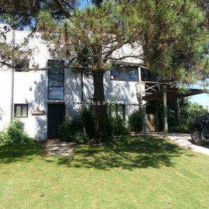 Casa En Venta De 3 Dormitorios En La Barra, Punta Del Este