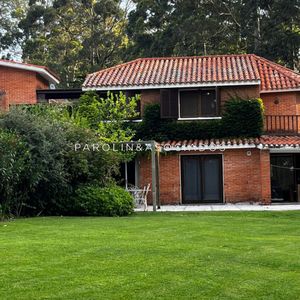 Casa En Venta De 3 Dormitorios Ubicada En Rincón Del Indio, Punta Del Este