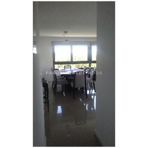 Apartamento En Venta De 2 Dormitorios En Tiziano, Punta Del Este.