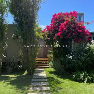 Casa En Venta De 4 Dormitorios, Manantiales, Punta Del Este