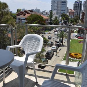 Apartamento En Venta De 3 Dormitorios En Punta Del Este.